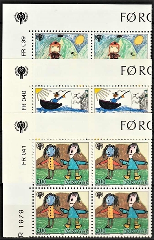 FRIMÆRKER FÆRØERNE | 1979 | AFA 39-41 | Børneår - 110 - 200 øre i sæt marginal 4-blokke - Postfrisk